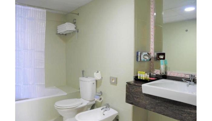 Ramada By Wyndham Beach Hotel Ajman poza 7