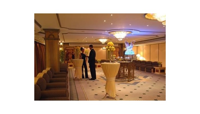 Crowne Plaza Hotel Dubai poza 35