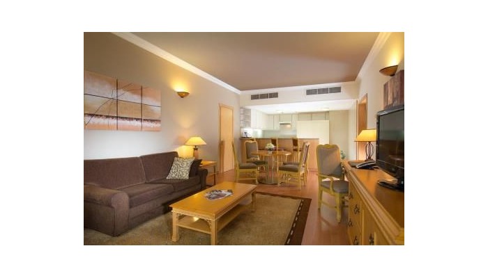 Crowne Plaza Hotel Dubai poza 17