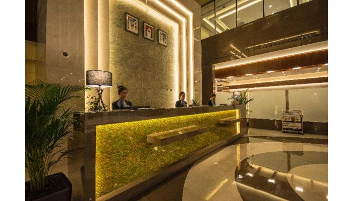 Hotel Golden Tulip Media poza 3