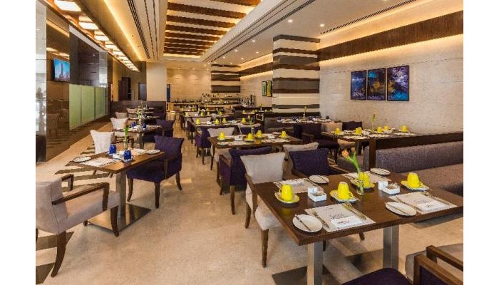 Hotel Golden Tulip Media poza 17