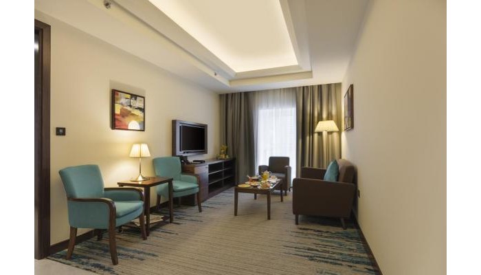 Hotel Golden Tulip Media poza 30