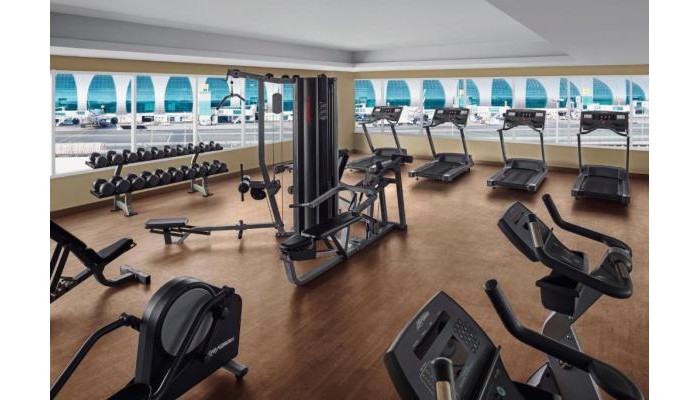 Hotel Holiday Inn Express Airport poza 12