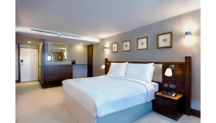 Hotel Queen Elizabeth 2 poza 3