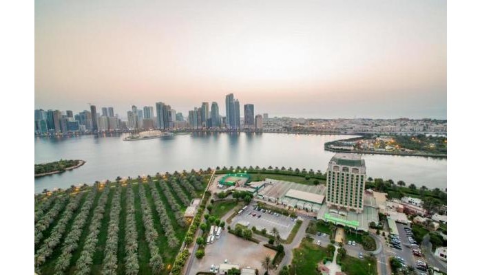 Hotel Holiday International poza 4